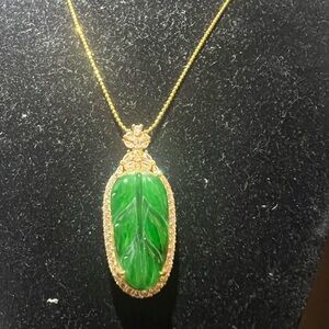 Elegant Green Pendant Necklace